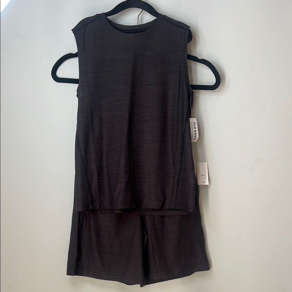 NWT Old Navy Boys Kids Gray Set‎ of 3 Sleeveless & Short Sleeve Top Shorts Small